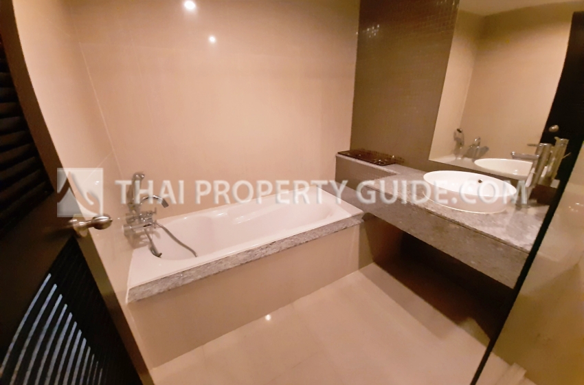 Condominium in Phaholyothin 